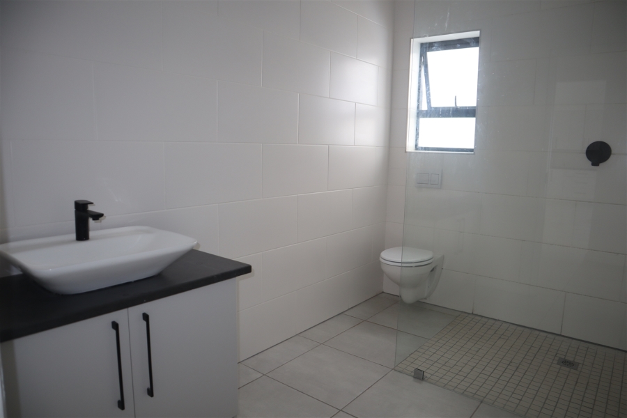 5 Bedroom Property for Sale in Wavecrest Eastern Cape